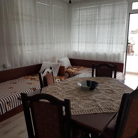 Megi Apartments Sozopol Buitenkant foto